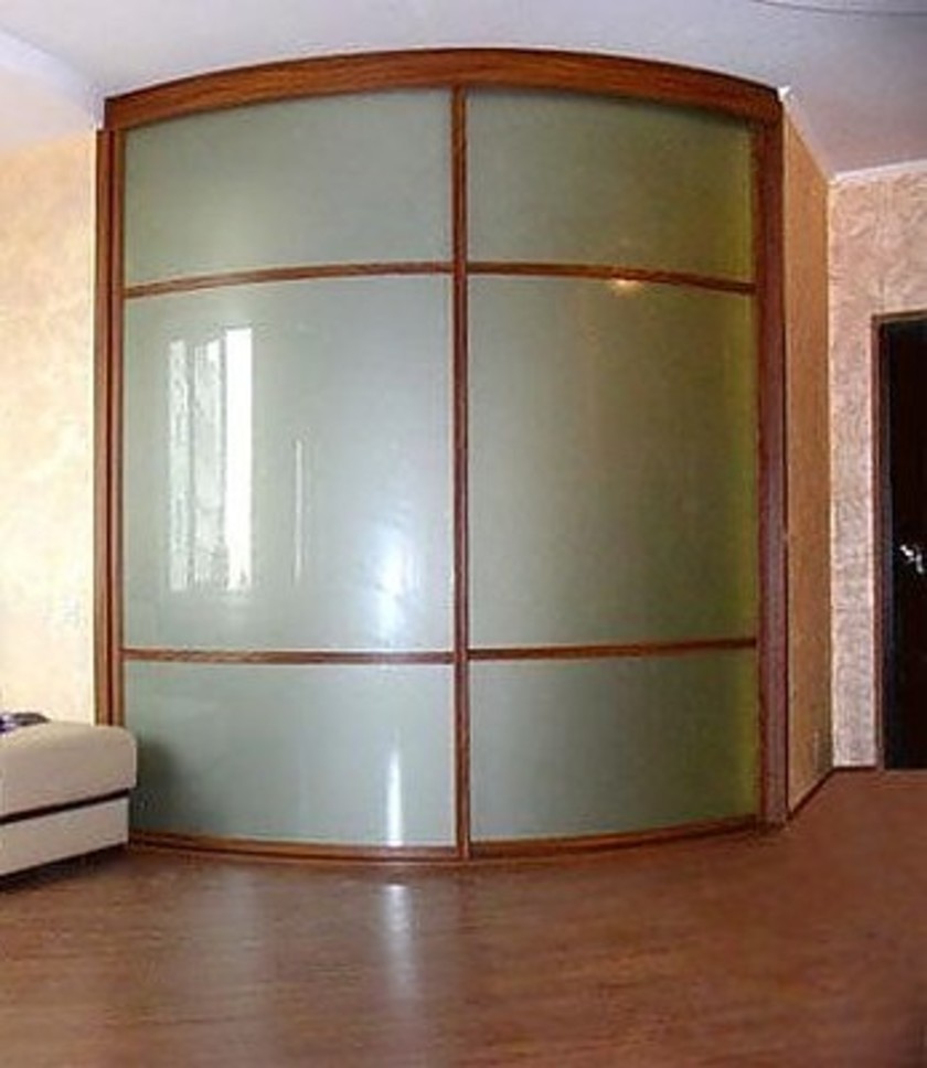 Встроенный шкаф купе радиусный в классическом стиле Якутск